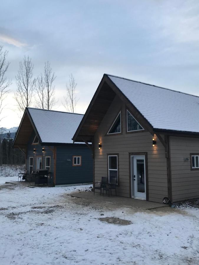 Cougar Mountain And * Valemount