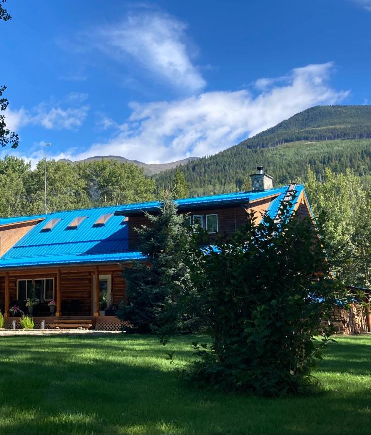 Cougar Mountain And Chalet